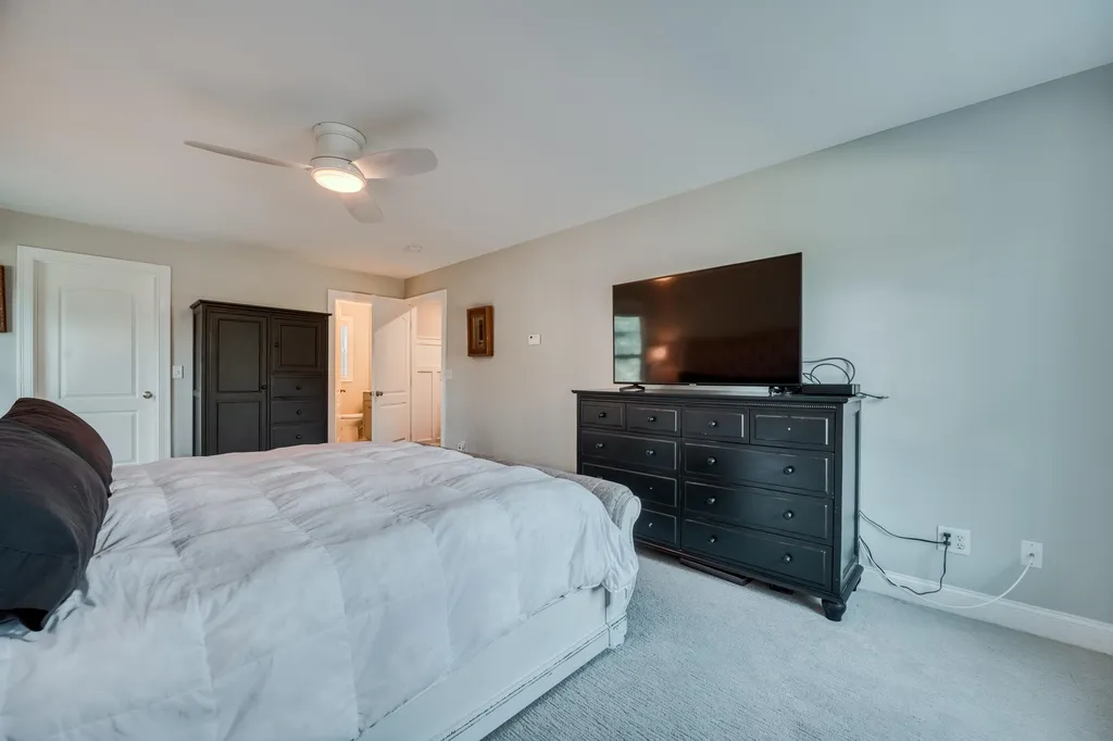 9 Carriage Hill Lane Dover NH 03820