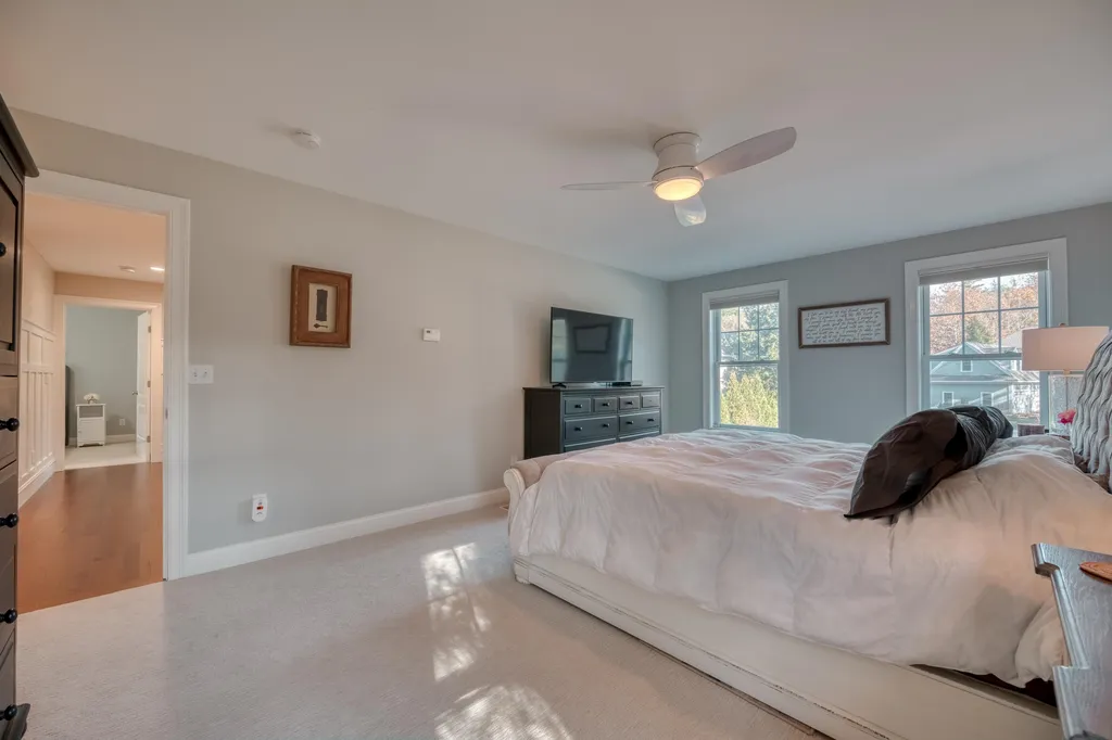 9 Carriage Hill Lane Dover NH 03820