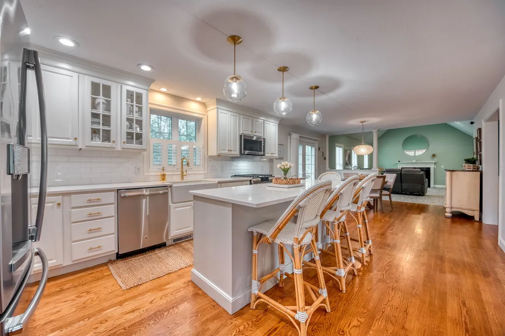 9 Carriage Hill Lane Dover NH 03820