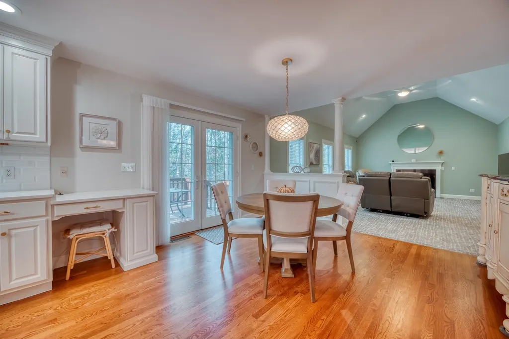 9 Carriage Hill Lane Dover NH 03820