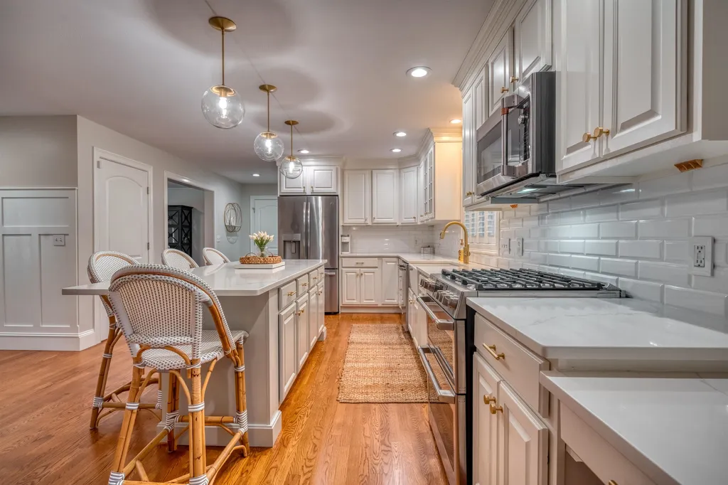 9 Carriage Hill Lane Dover NH 03820