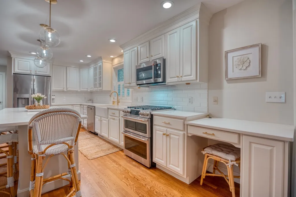 9 Carriage Hill Lane Dover NH 03820