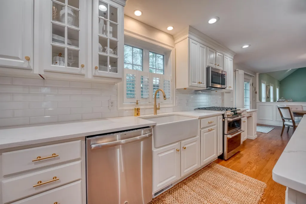 9 Carriage Hill Lane Dover NH 03820
