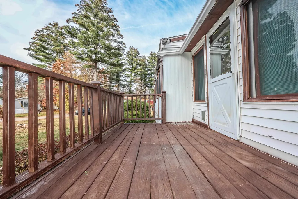 17 Mark Street Nashua NH 03062