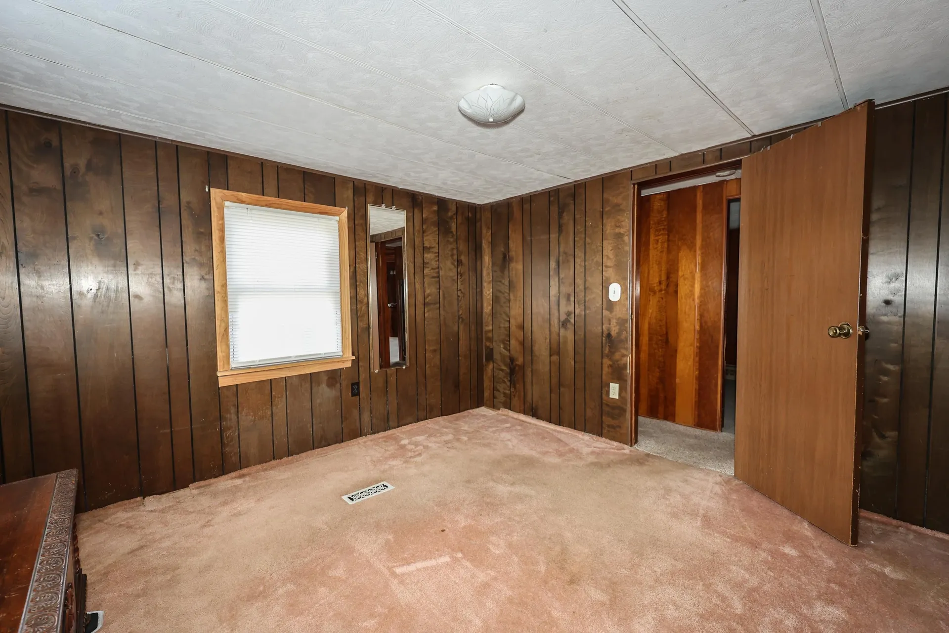 17 Mark Street Nashua NH 03062