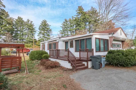 17 Mark Street Nashua NH 03062