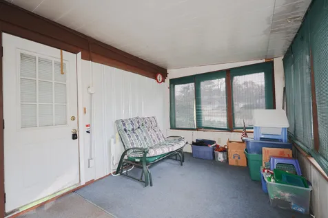 17 Mark Street Nashua NH 03062