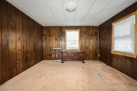 17 Mark Street Nashua NH 03062