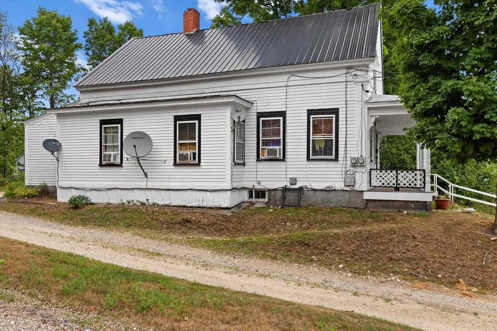 19 Grove Street Farmington NH 03835