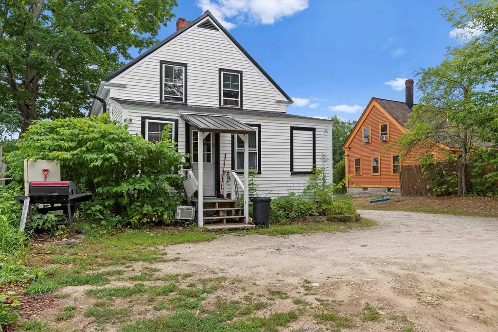 19 Grove Street Farmington NH 03835
