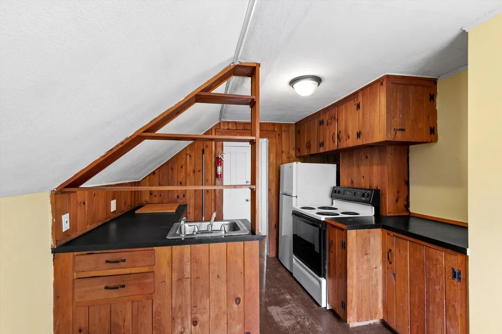 19 Grove Street Farmington NH 03835