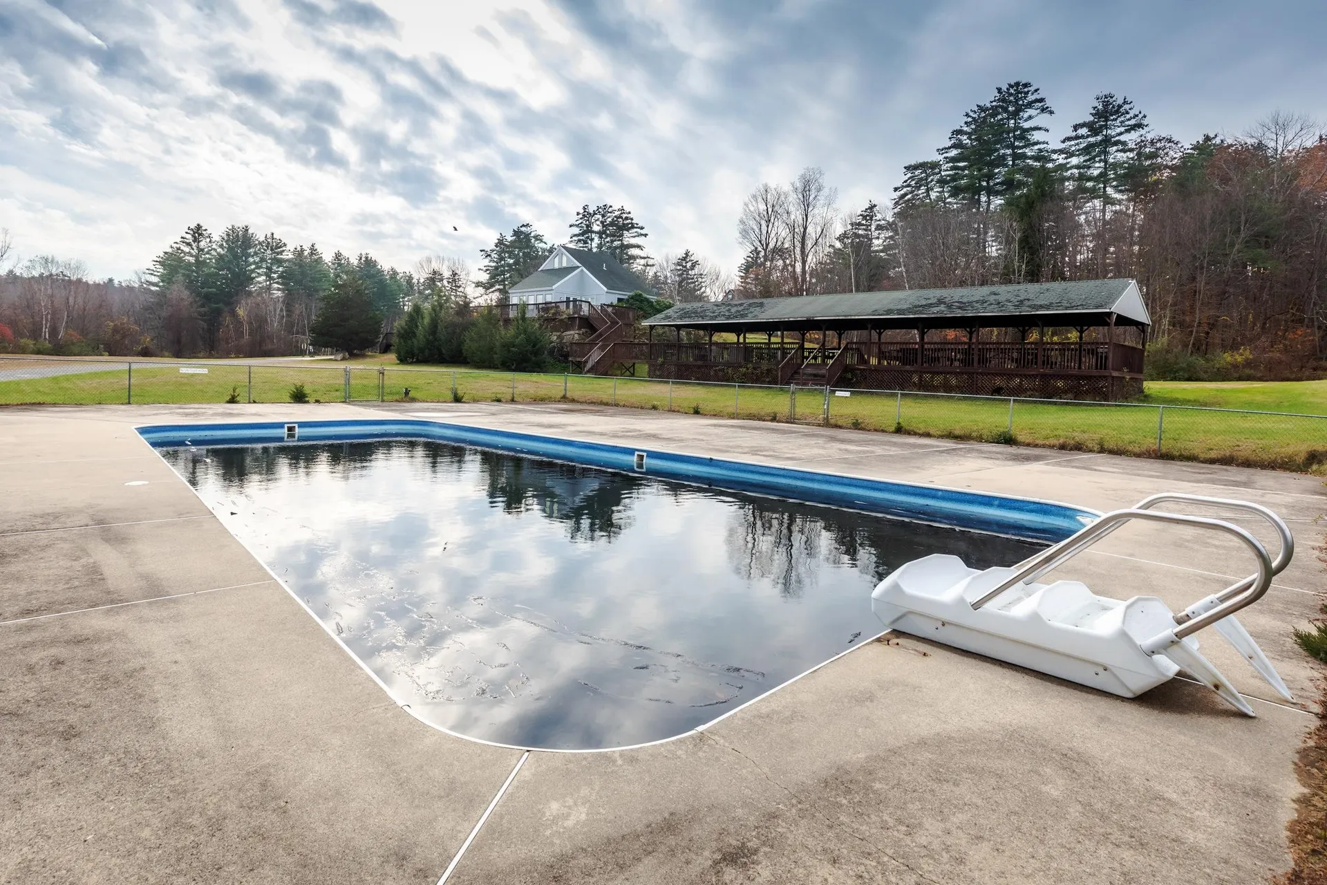 15 Sargent Drive Raymond NH 03077