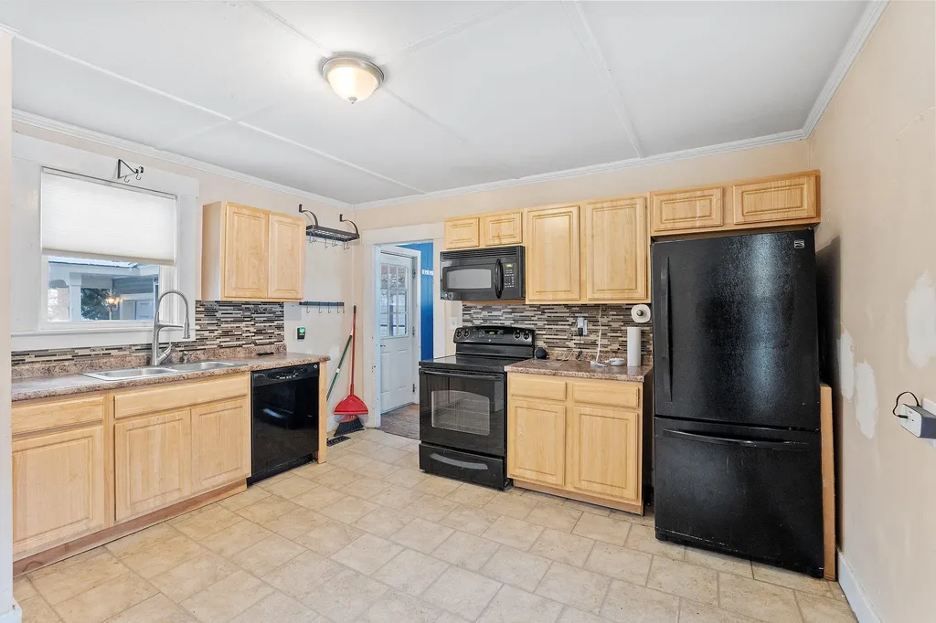 17 Mill Street Tilton NH 03276