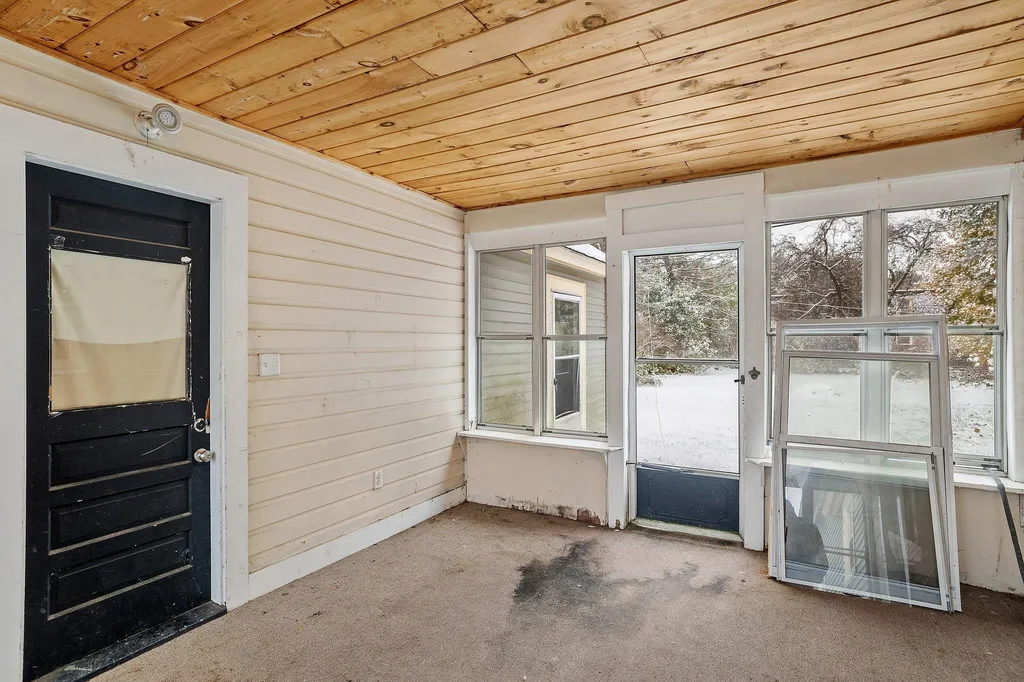 17 Mill Street Tilton NH 03276