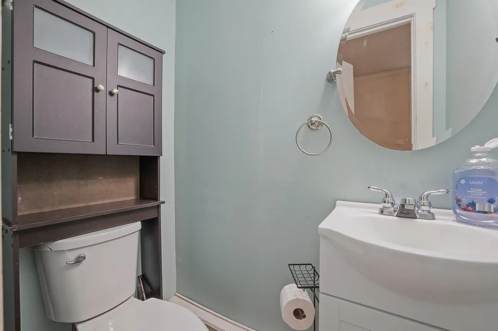 17 Mill Street Tilton NH 03276