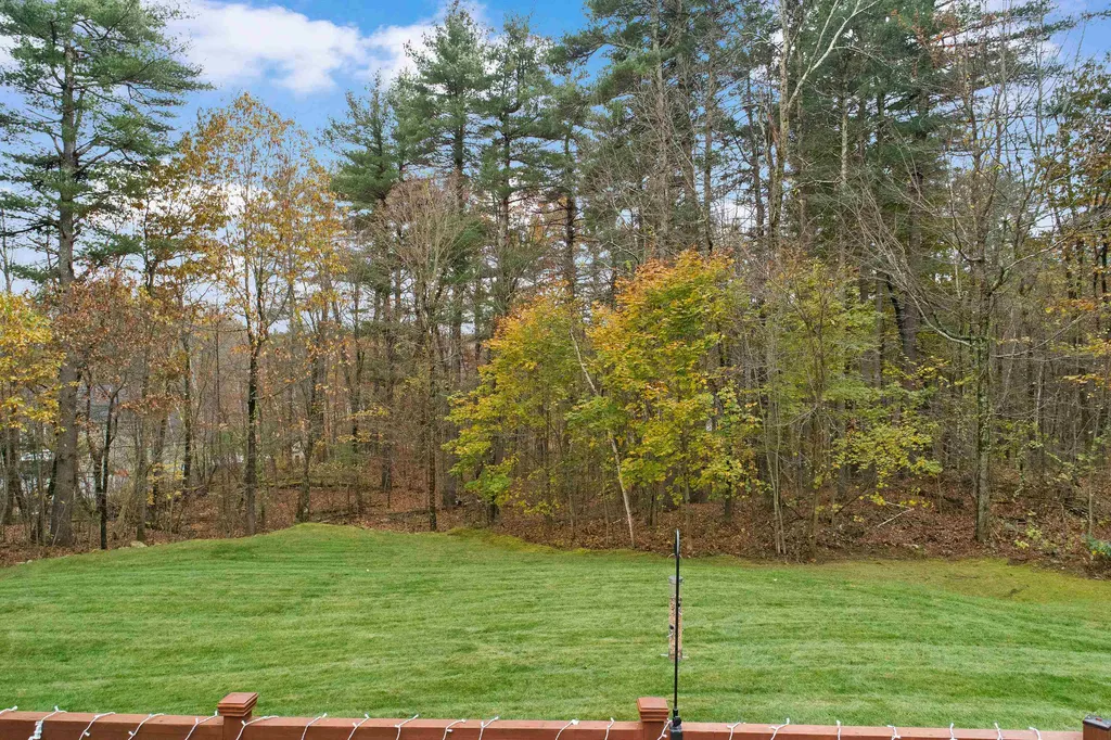 53 Lawrence Road Hudson NH 03051