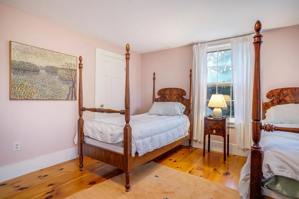 247 Reid Road Francestown NH 03043