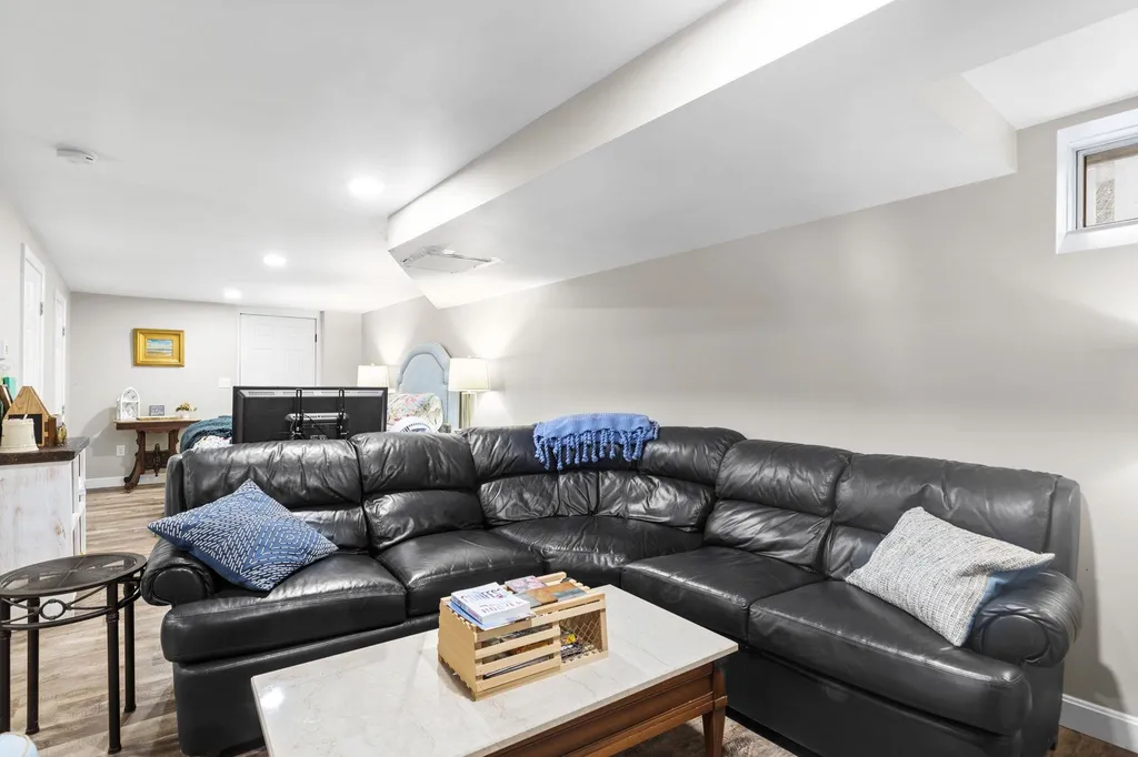 36 Dogtown Road Exeter NH 03833