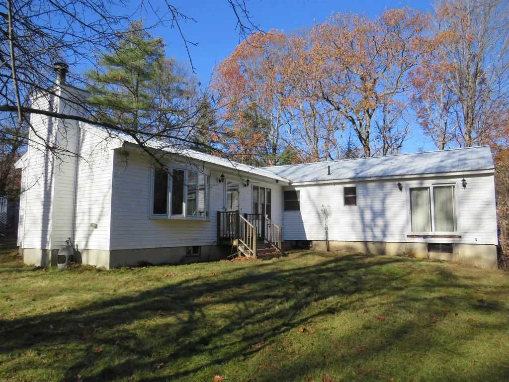 34 Nancy Lane Raymond NH 03077