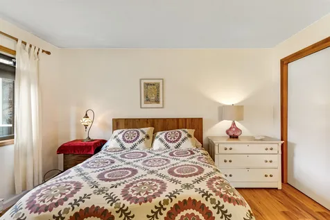 51 Hawthorne Circle South Burlington VT 05403