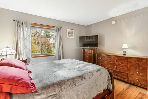 51 Hawthorne Circle South Burlington VT 05403