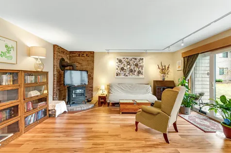 51 Hawthorne Circle South Burlington VT 05403