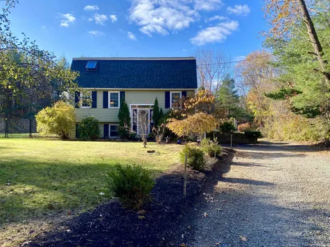 2 Tara Lane Newton NH 03858-3619