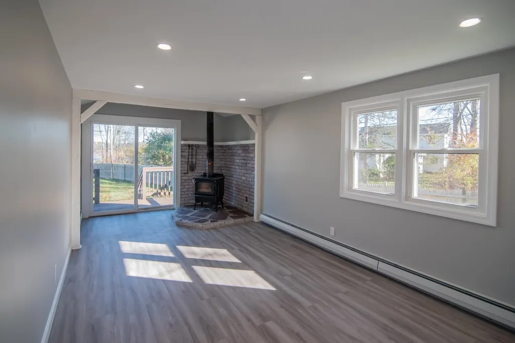 14 Babscott Lane Kingston NH 03848