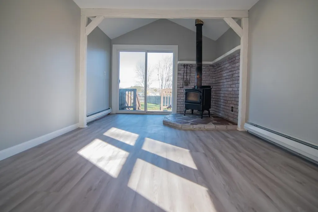 14 Babscott Lane Kingston NH 03848