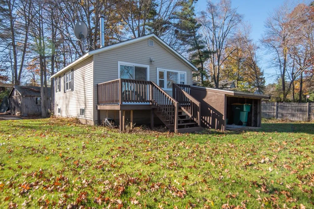 14 Babscott Lane Kingston NH 03848