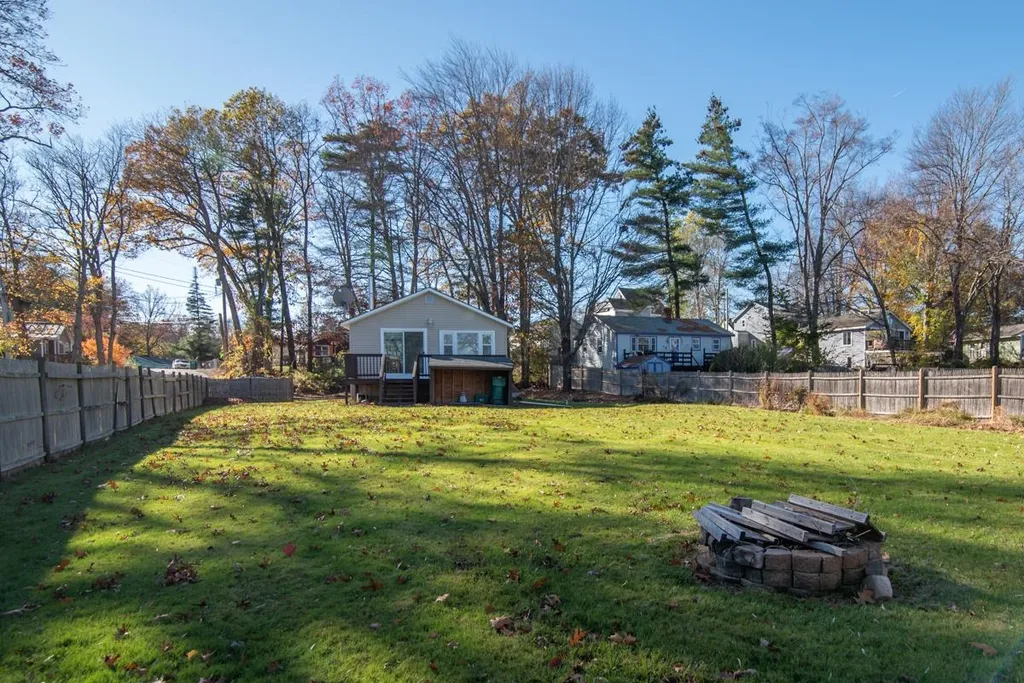 14 Babscott Lane Kingston NH 03848