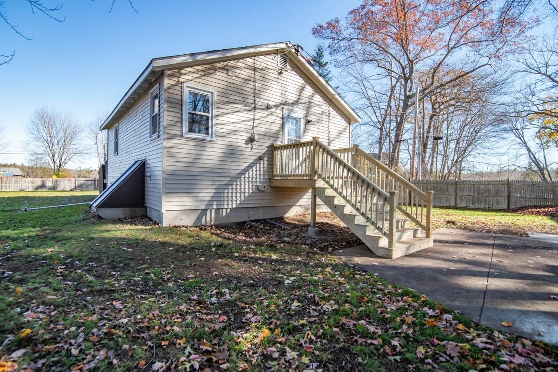 14 Babscott Lane Kingston NH 03848