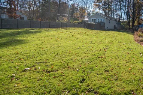 14 Babscott Lane Kingston NH 03848