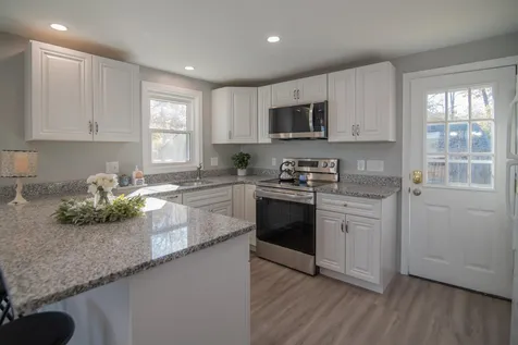 14 Babscott Lane Kingston NH 03848