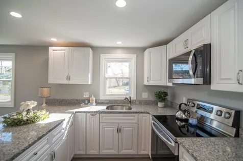 14 Babscott Lane Kingston NH 03848