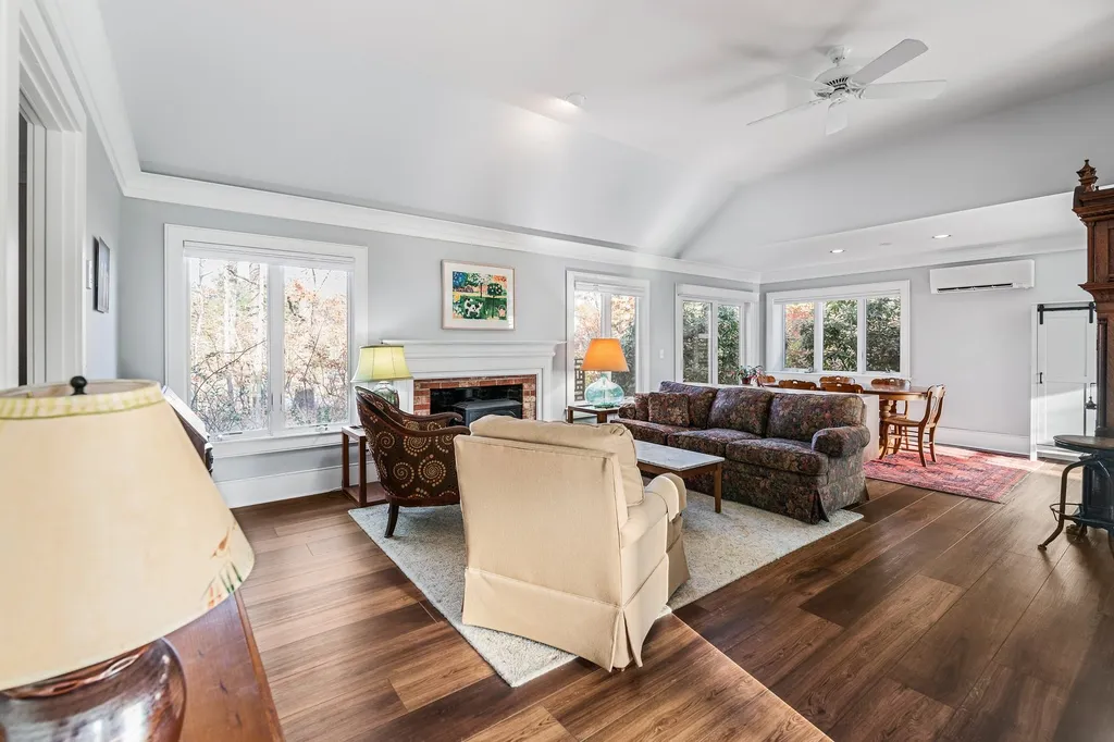 75 Hilltop Place New London NH 03257