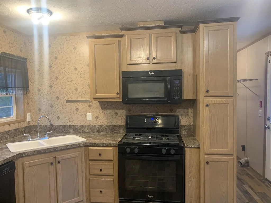 6 Mavis Avenue Rochester NH 03839