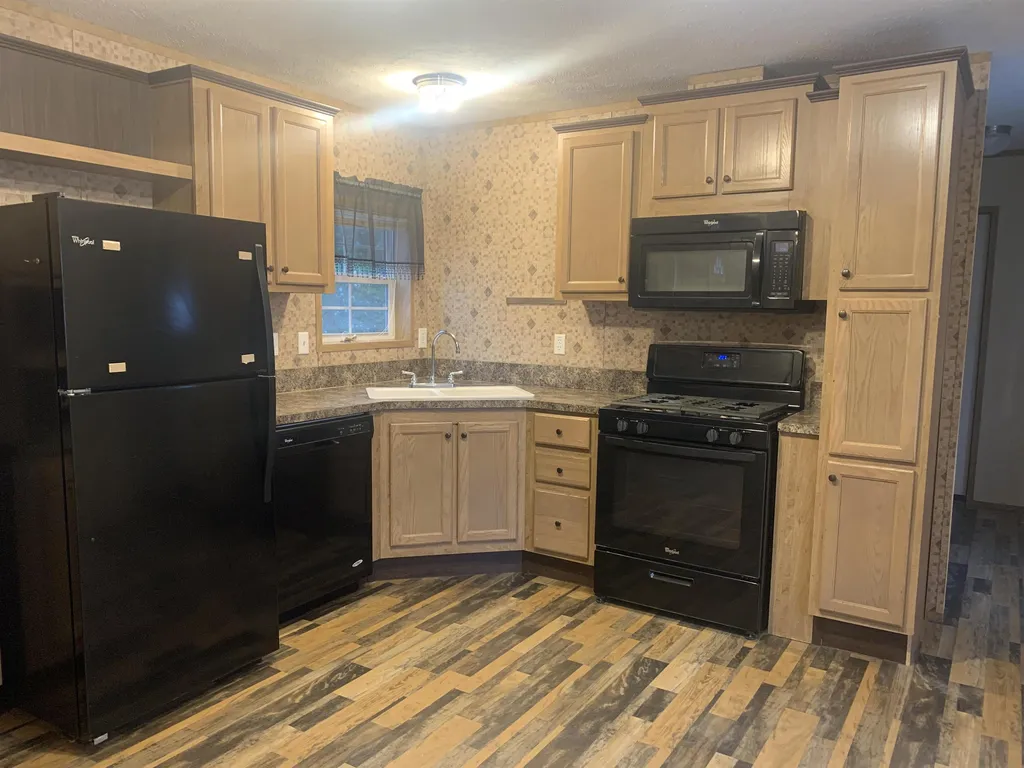 6 Mavis Avenue Rochester NH 03839