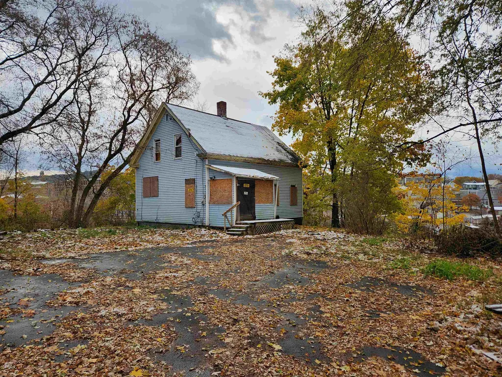 4 Maynard Street Claremont NH 03743