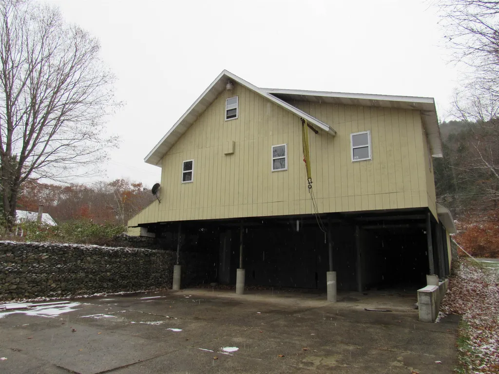130 North Road Shelburne NH 03581