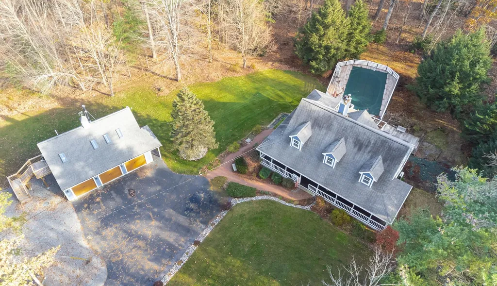 10 Wallace Brook Road Brookline NH 03033