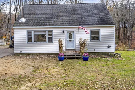 4 Richard Court Raymond NH 03077