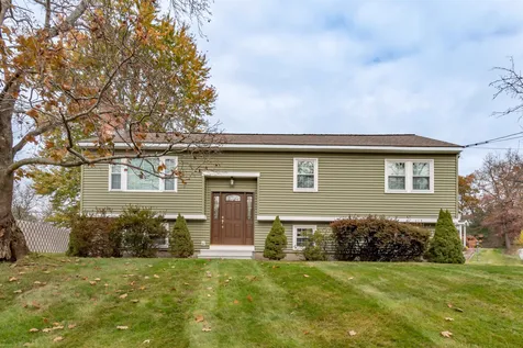 4 Kirkwood Drive Nashua NH 03064