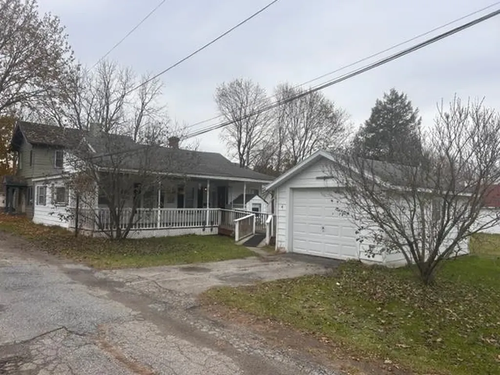 4 Gage Place Bennington VT 05201