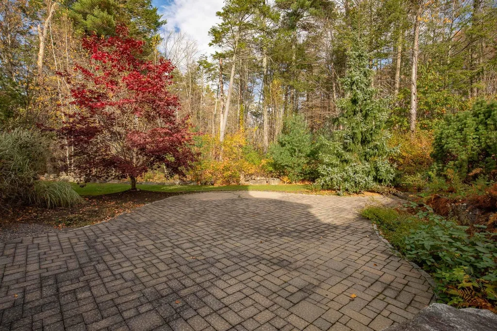 13 Whitehorse Drive Rye NH 03870