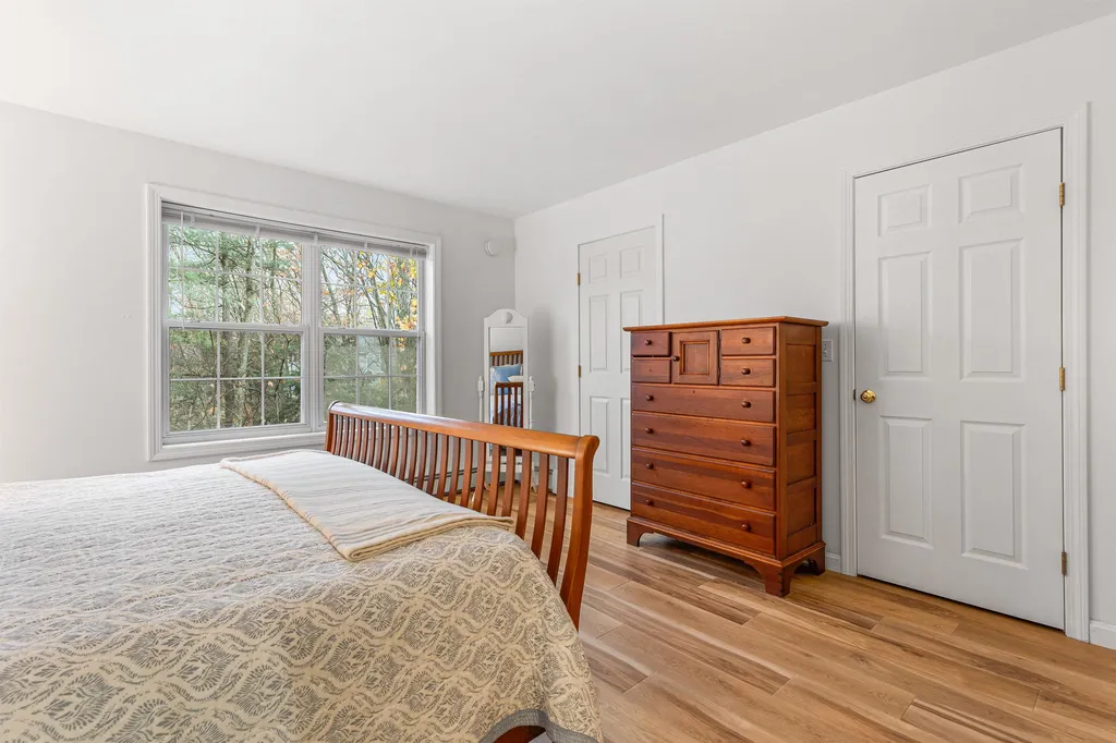7 Pointe Drive Essex VT 05452