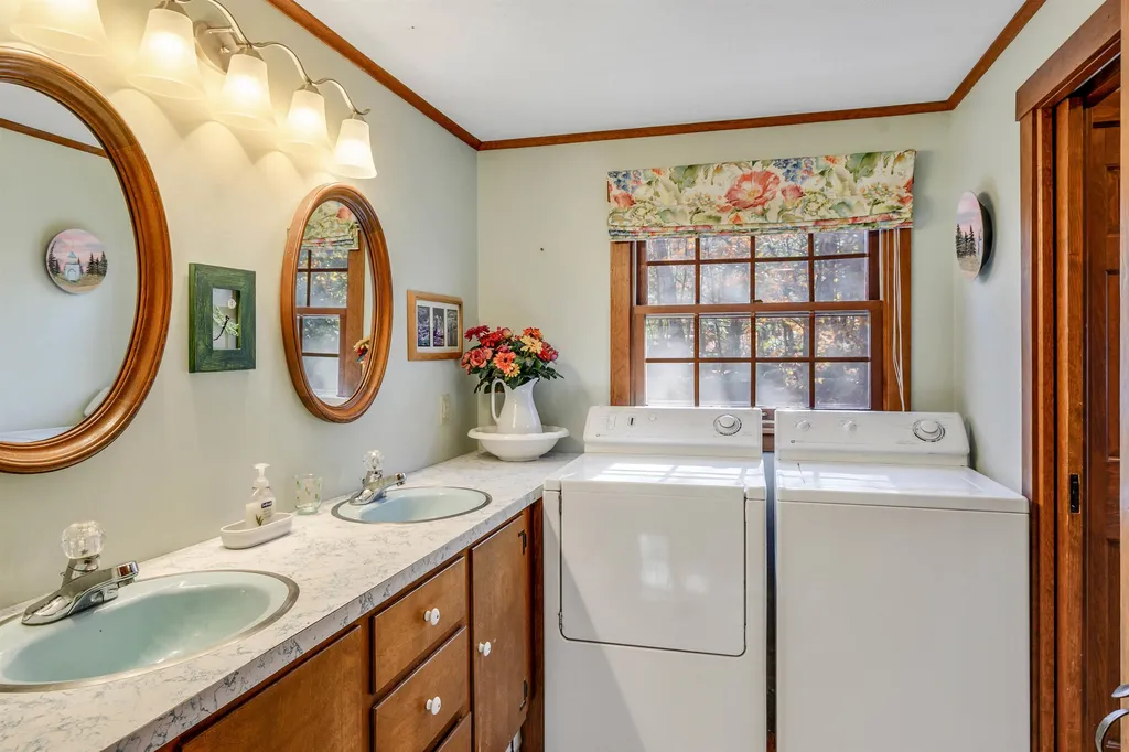 30 Ridgewood Road Sunapee NH 03782