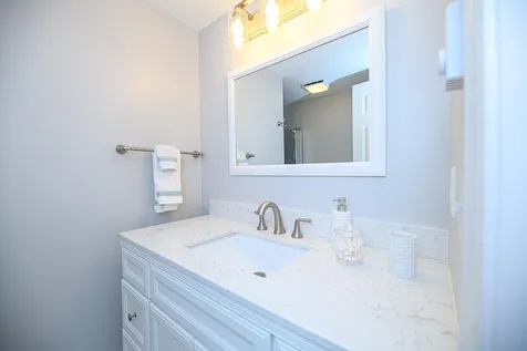 6 Independence Way Laconia NH 03246