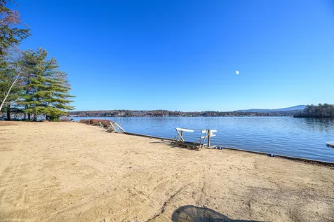 6 Independence Way Laconia NH 03246