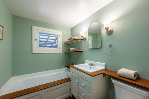 195 Village Road Wilmot NH 03287